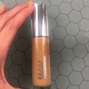 Becca Uktimate Coverage 24 Hour Foundation Olive